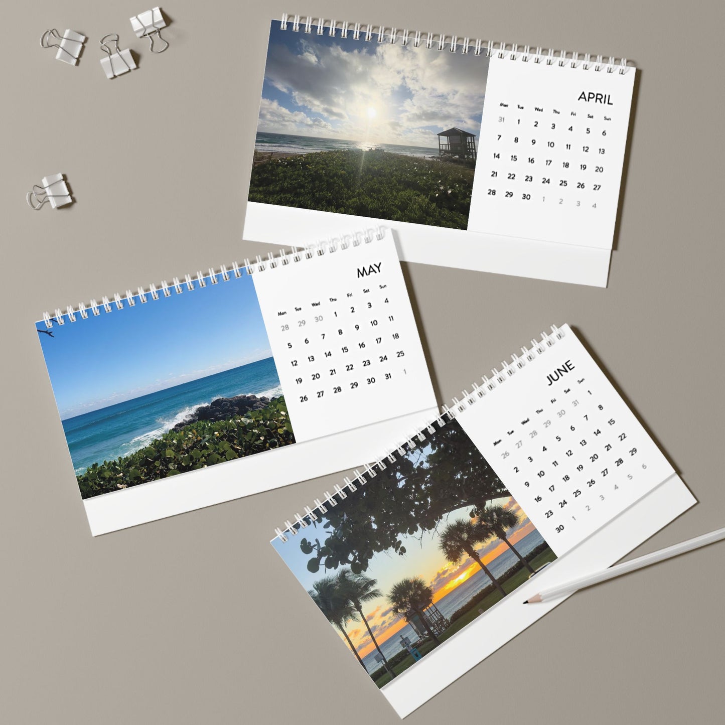 Dive into 2025: Exclusive Ocean Views Desk Calendar ā Your Daily Escape Awaits!