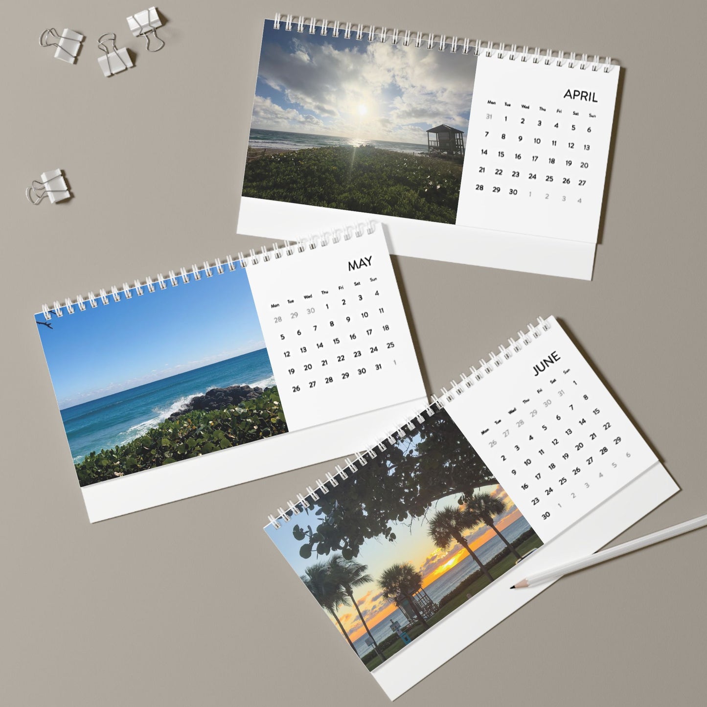 Dive into 2025: Exclusive Ocean Views Desk Calendar ā Your Daily Escape Awaits!