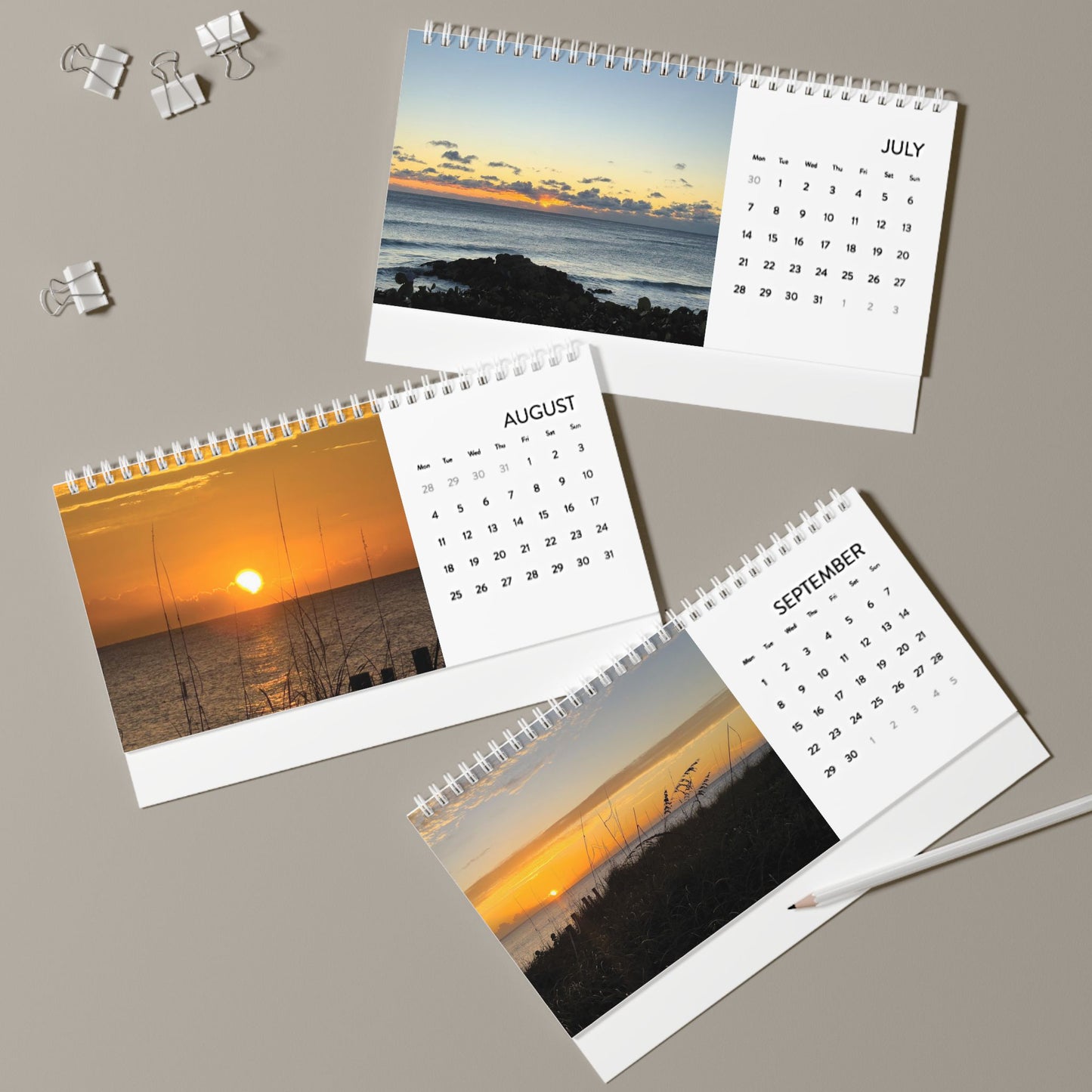 Dive into 2025: Exclusive Ocean Views Desk Calendar – Your Daily Escape Awaits!